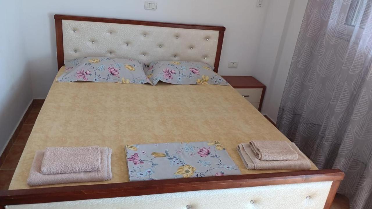 Guesthouse Mateo เดอร์มี ห้อง รูปภาพ