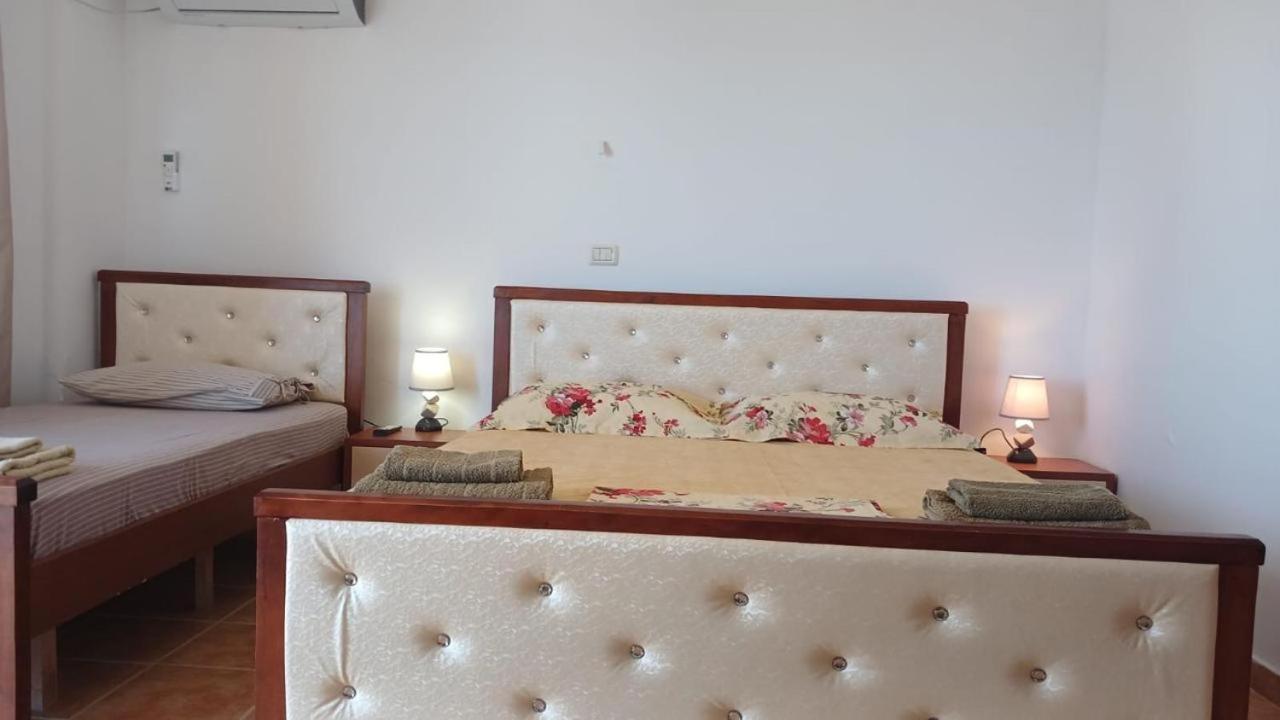 Guesthouse Mateo เดอร์มี ห้อง รูปภาพ