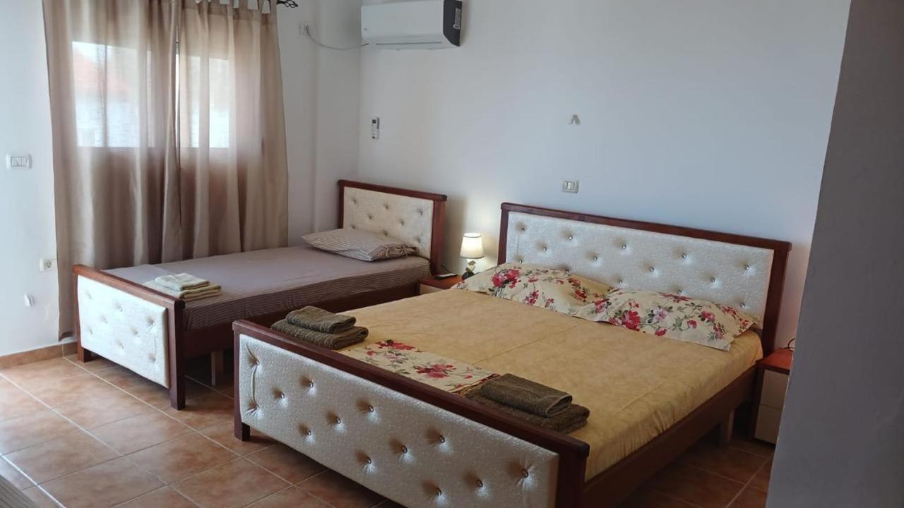 Guesthouse Mateo เดอร์มี ห้อง รูปภาพ